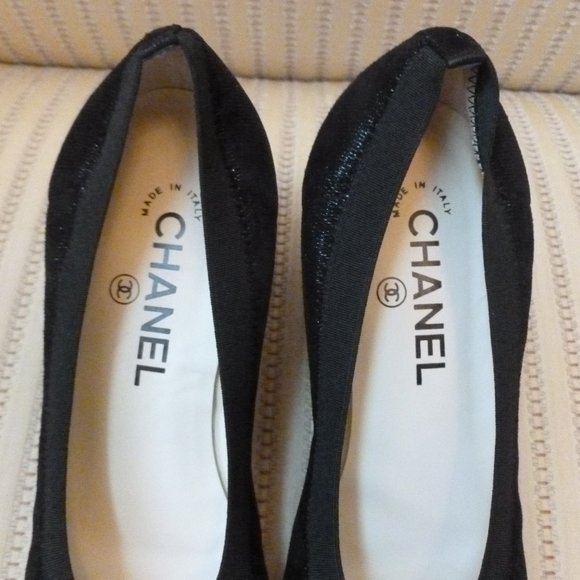 Chanel Black Metallic Suede Ruffle Toe Pumps - Picture 8 of 12